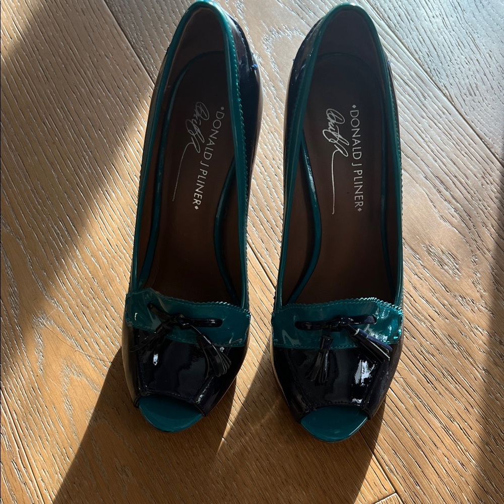 Donald J. Pliner Black and Teal Peep Toe Heels